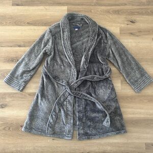 Simply Styled Woman’s Plush Gray Belted Robe – Size Small - EUC